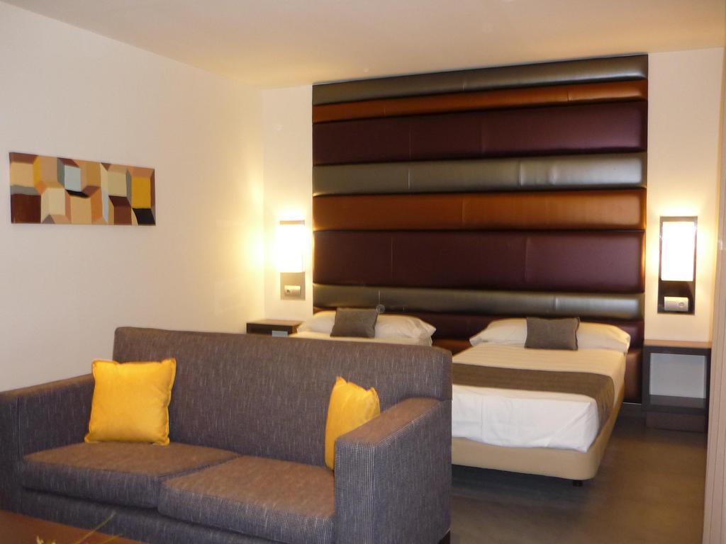 Hotelsefutbol Las Rozas de Madrid Zimmer foto